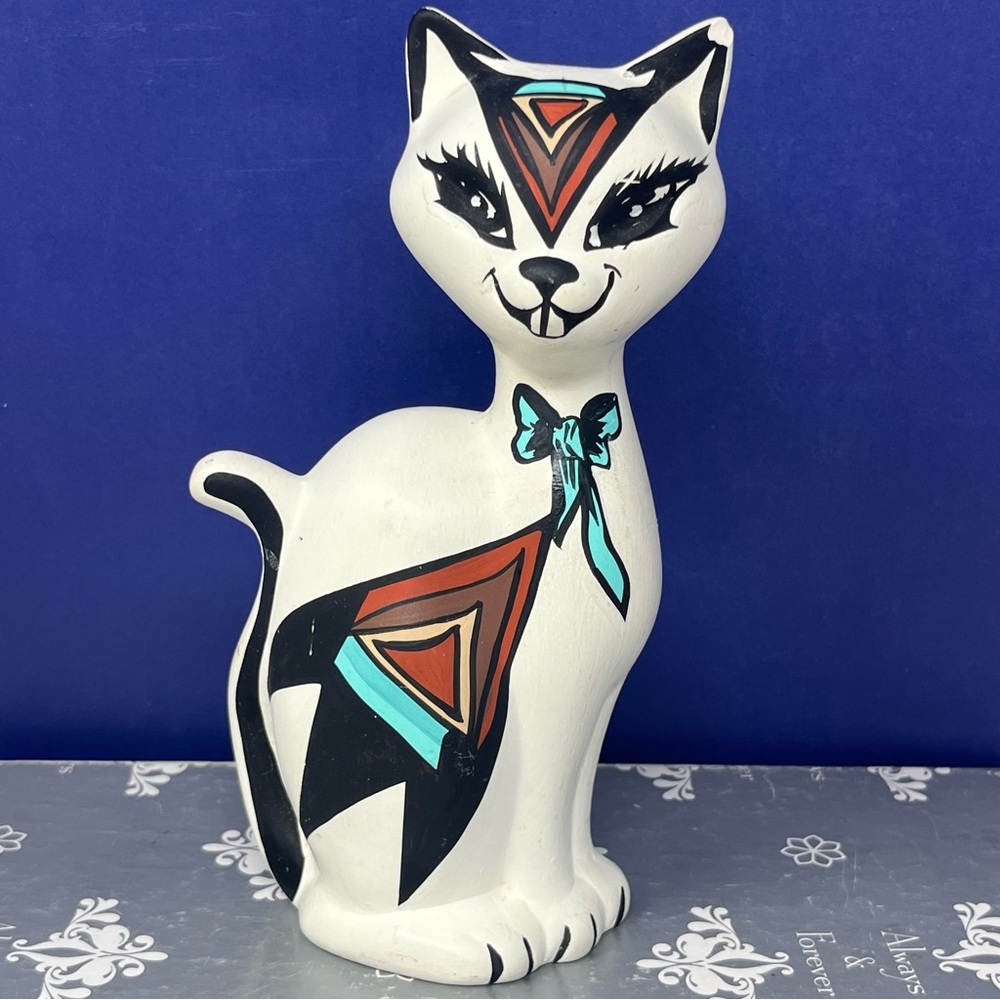 Native American Folk Art Signed Ute Gray Feather 8” Cat Pottery Hand Painted